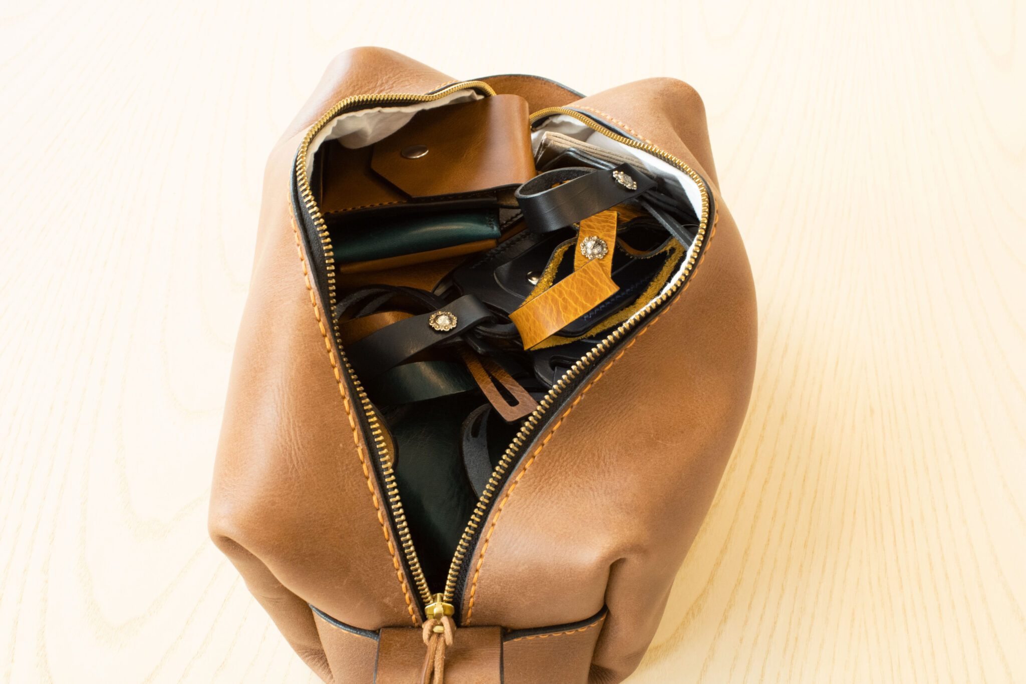 Product image of FredFloris leather dopp kit