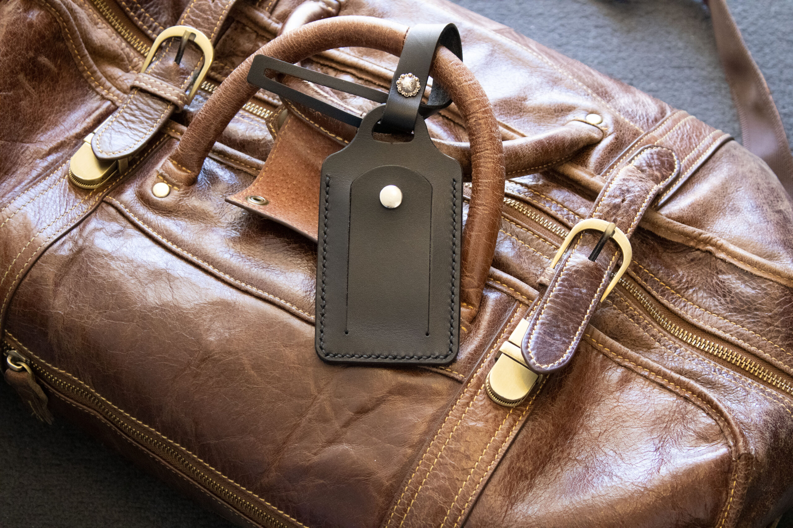 Product image of FredFloris personalized leather luggage tag