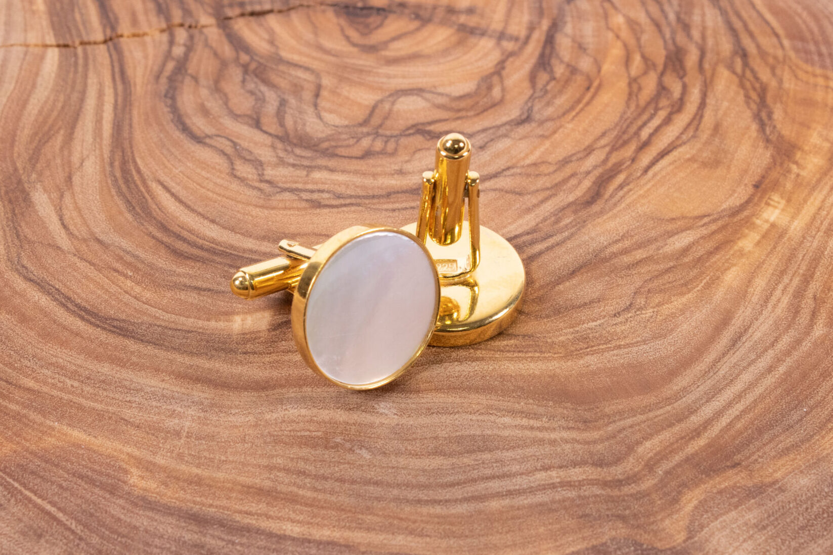 Produktbild zu FredFloris Manschettenknöpfe aus Perlmutt-Edelsteinen