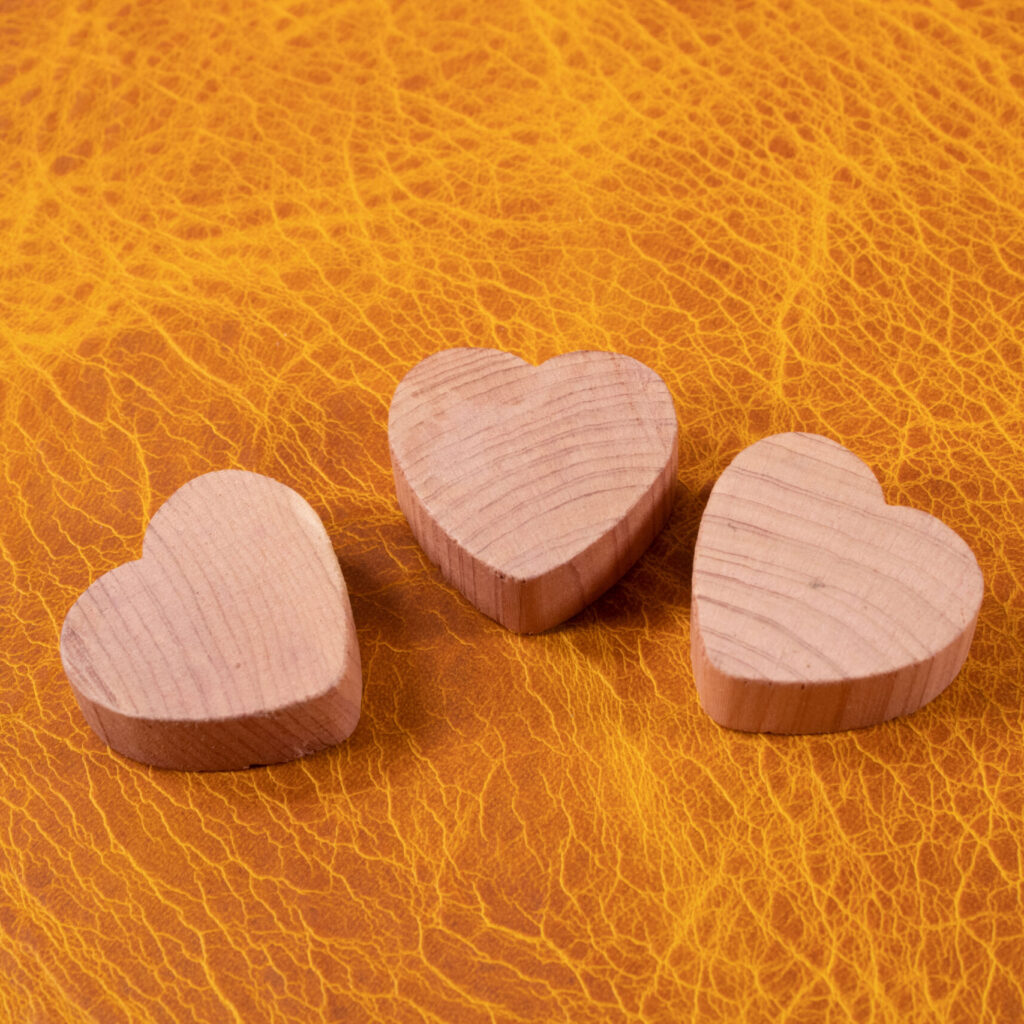 Image du produit FredFloris Red Cedar Hearts, contre les mites, les punaises de lit, les poissons d'argent et les insectes.