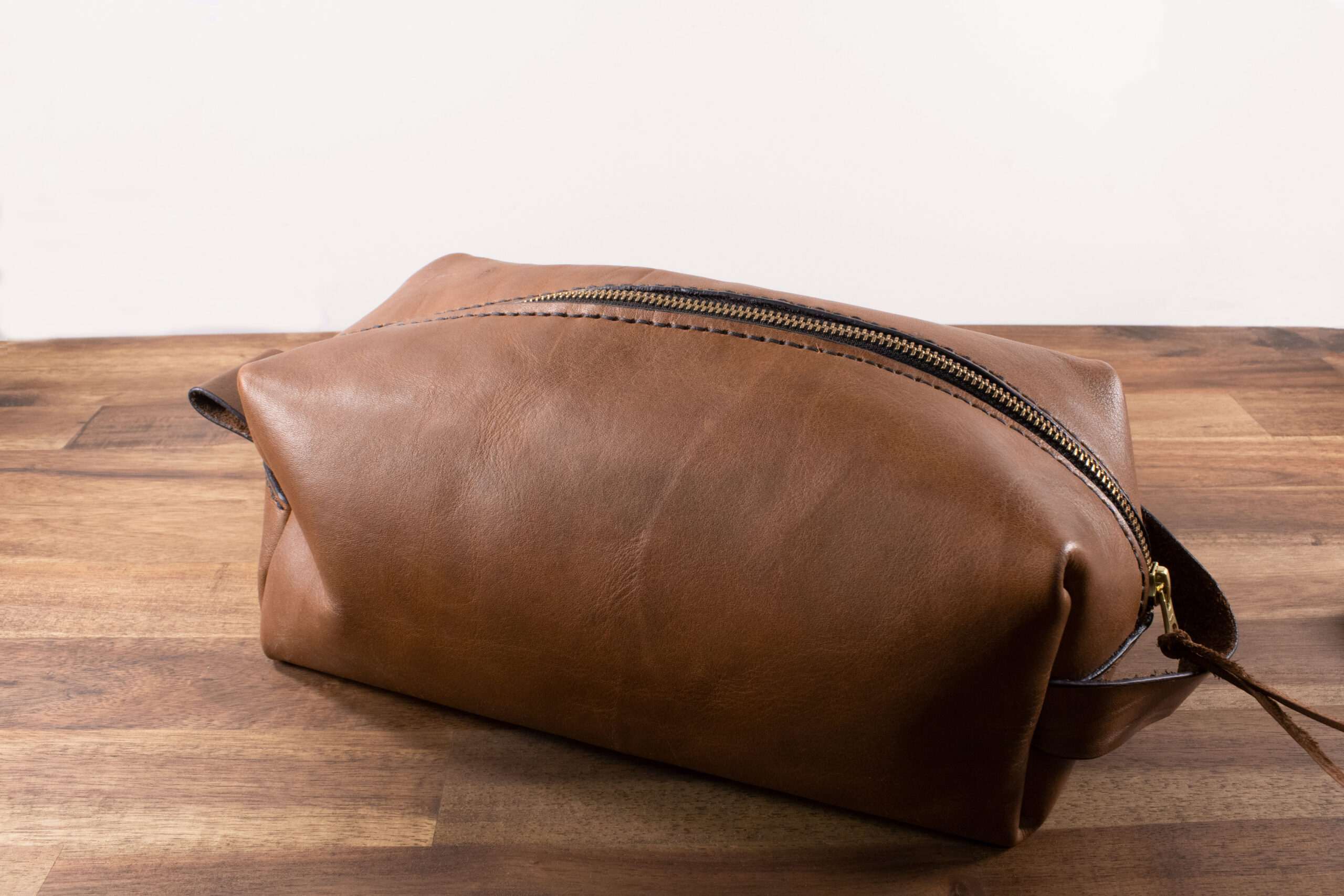 Product image of FredFloris full-grain leather travel dopp kit Toiletry bag