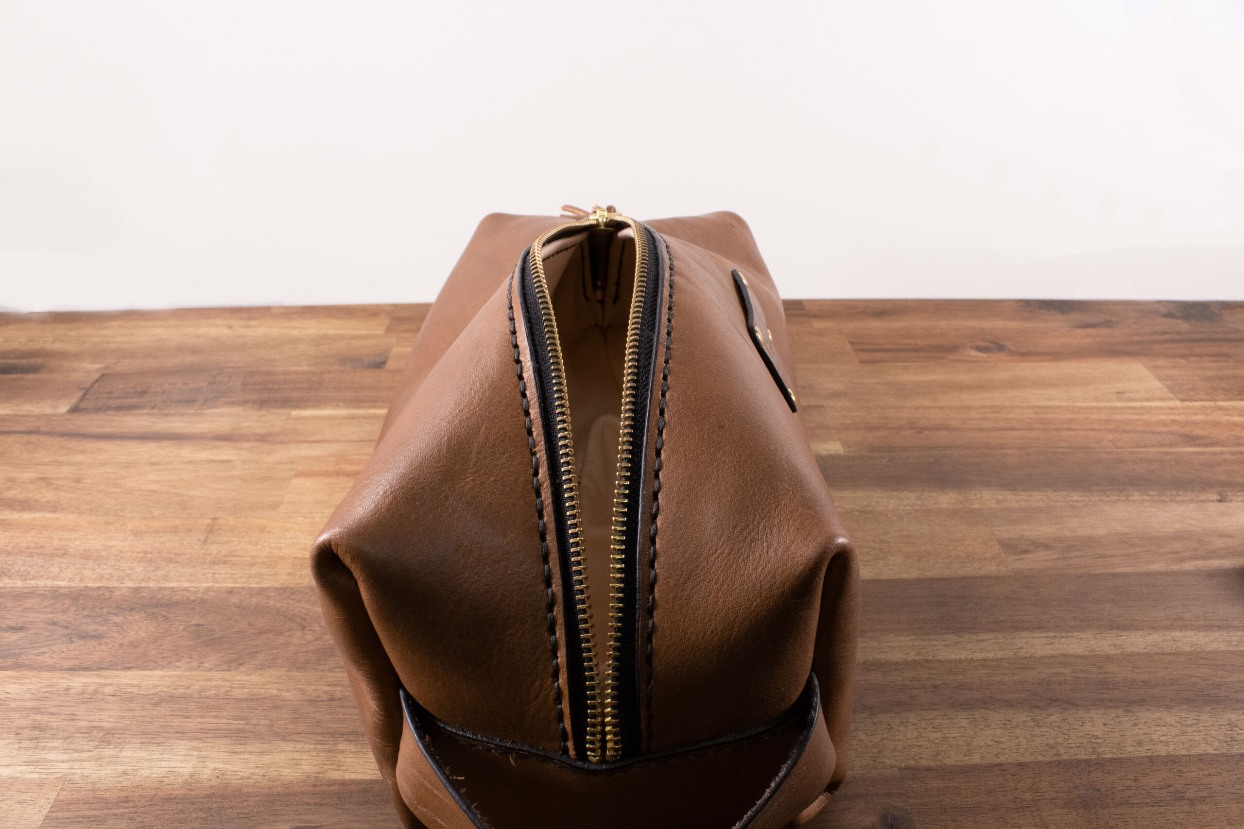 Product image of FredFloris full-grain leather travel dopp kit Toiletry bag