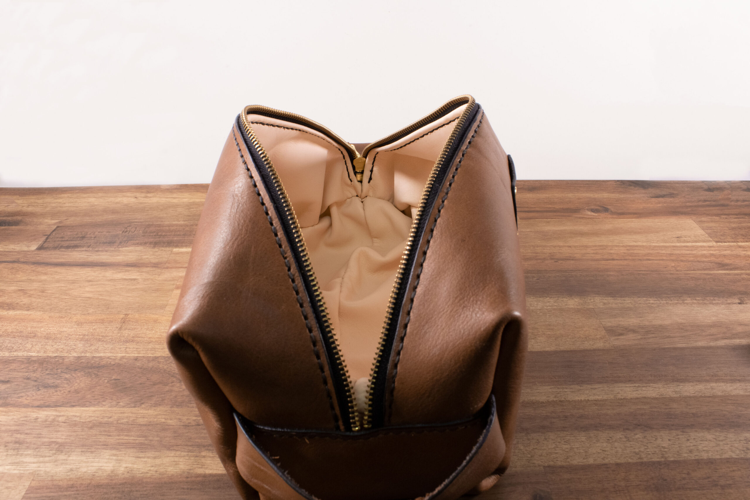 Product image of FredFloris full-grain leather travel dopp kit Toiletry bag