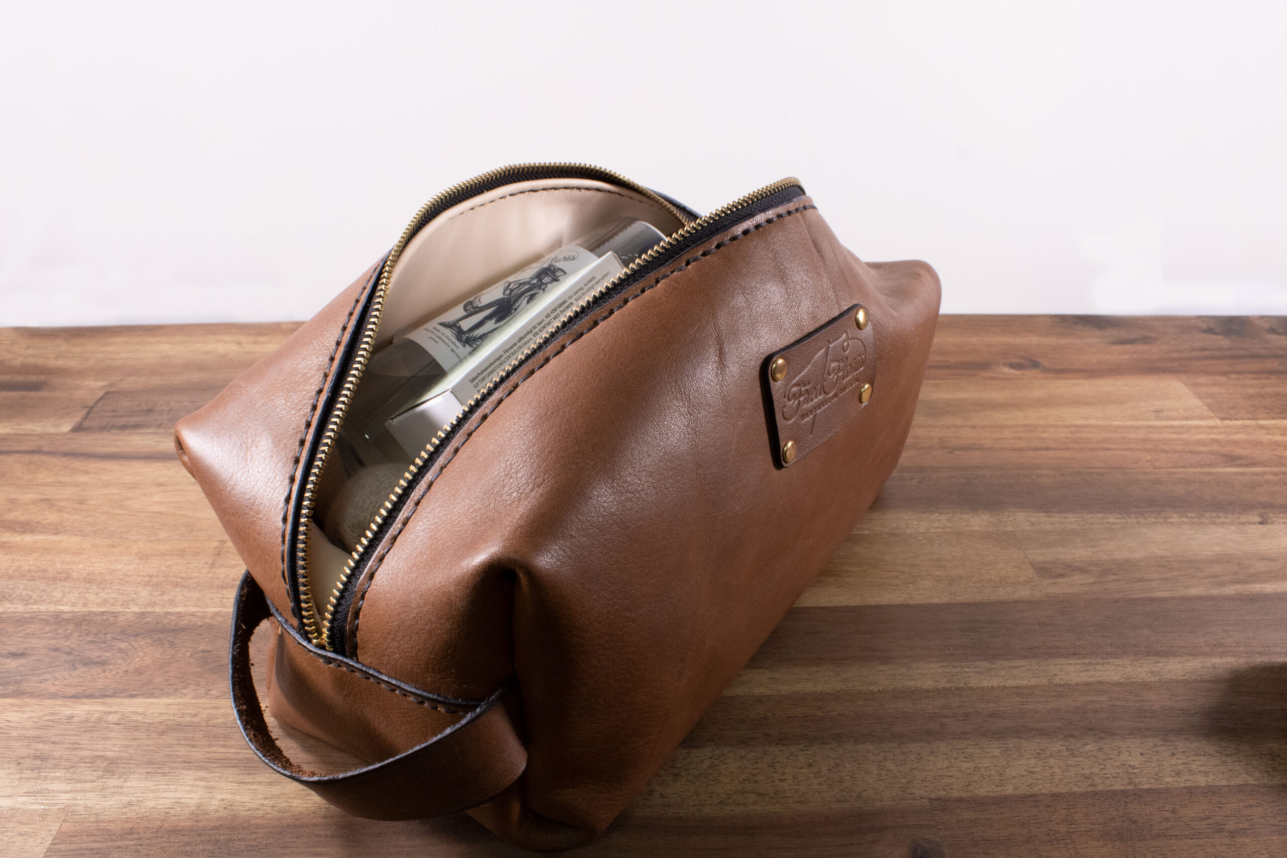 Product image of FredFloris full-grain leather travel dopp kit Toiletry bag
