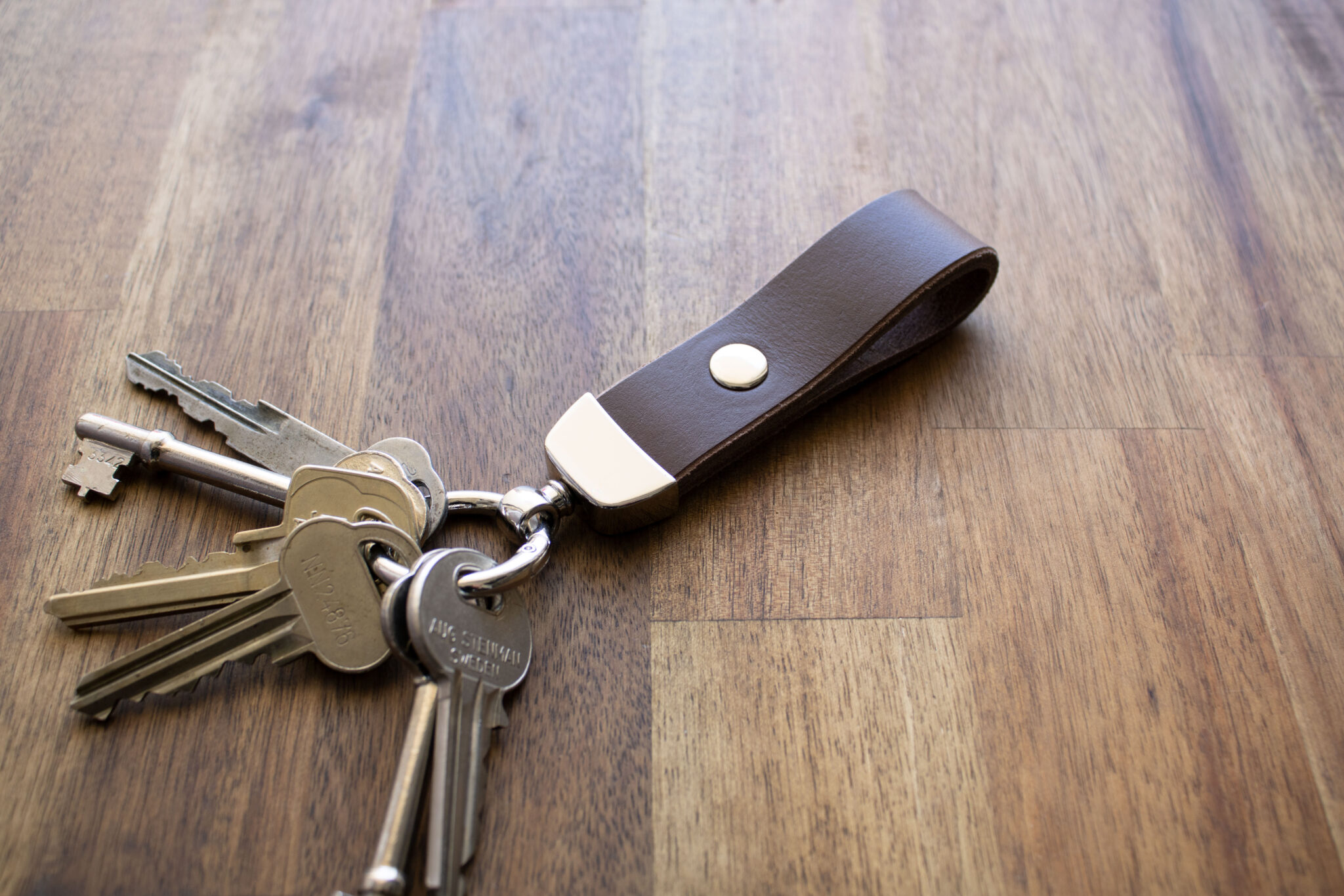 Product image of FredFloris full-grain leather key ring