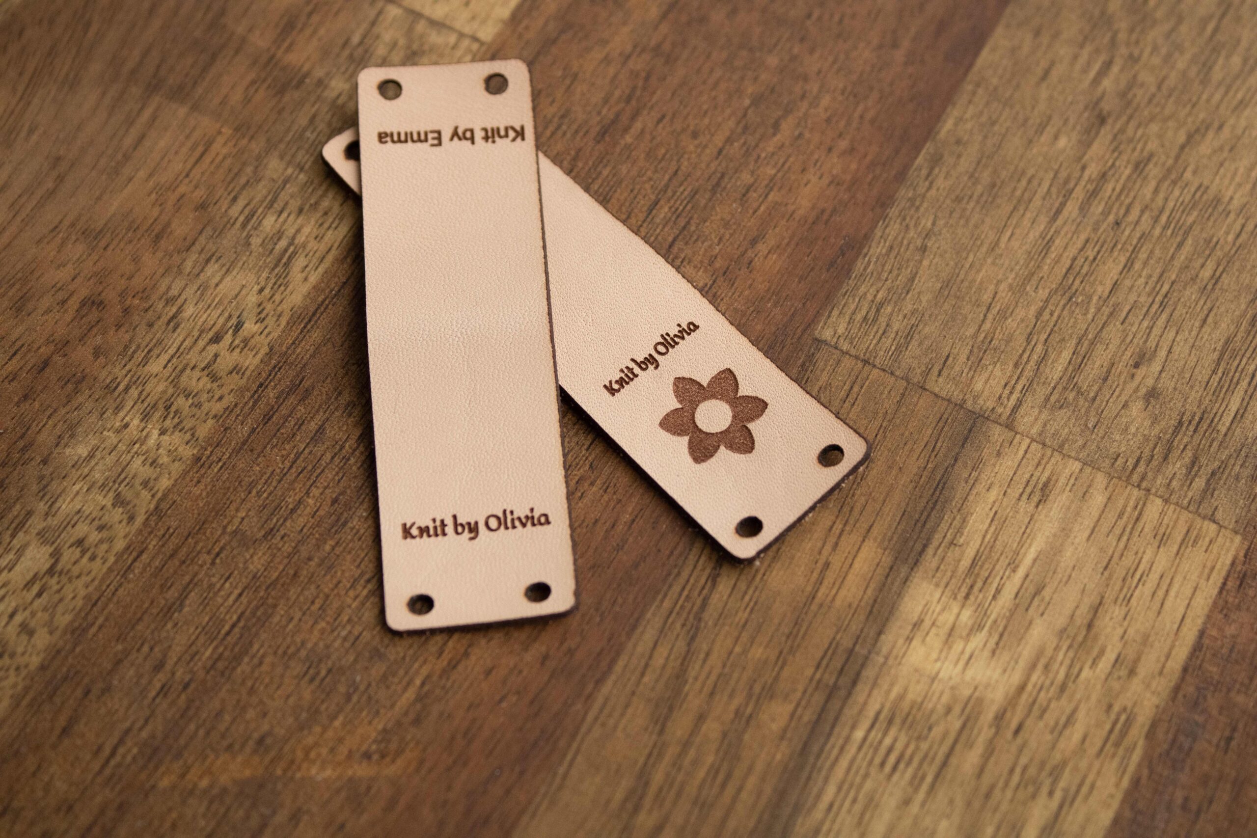 Immagine del prodotto di FredFloris Etichette personalizzate all'uncinetto in pelle fai da te