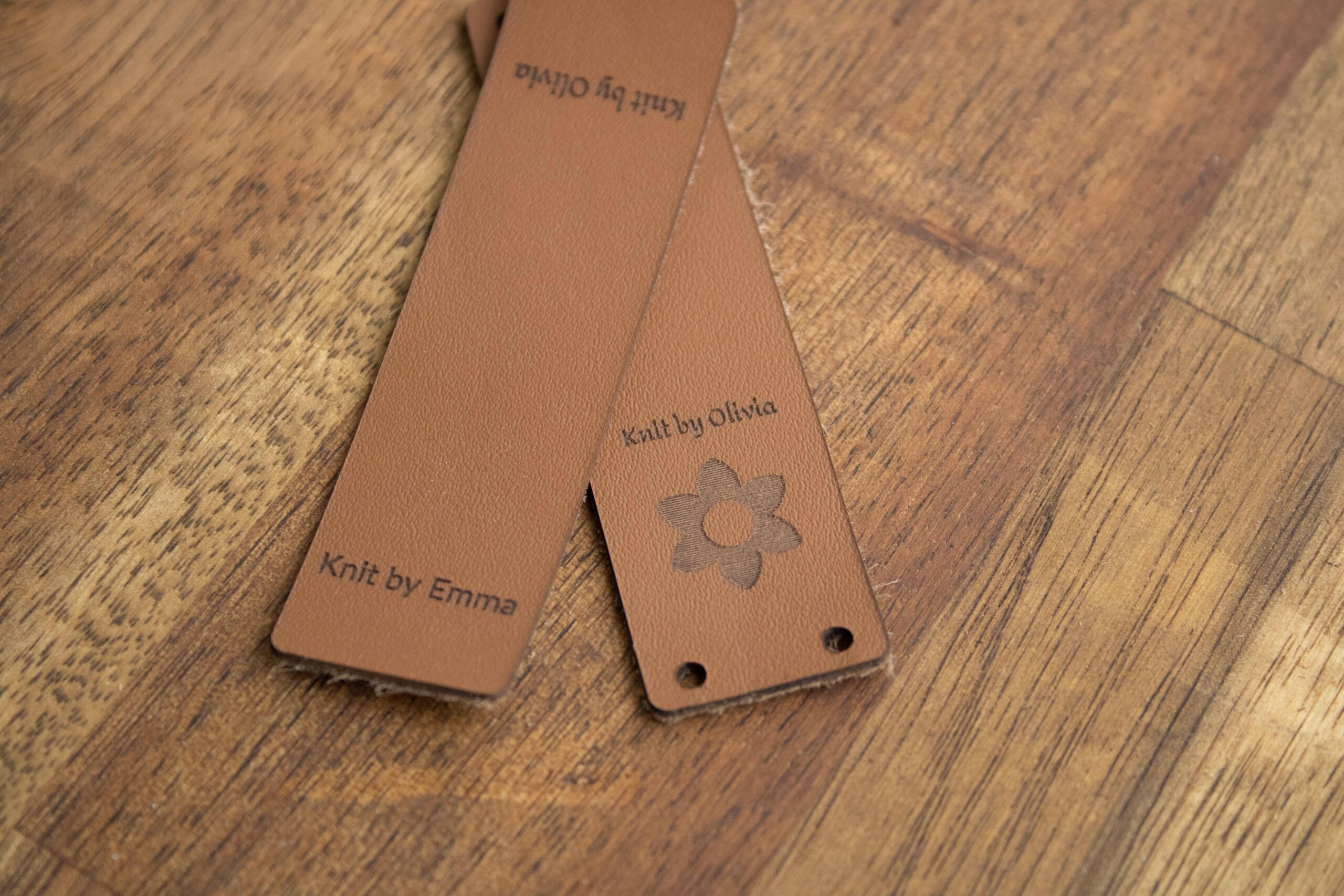 Produktbild av FredFloris Custom Personaliserad läder virkade etiketter DIY