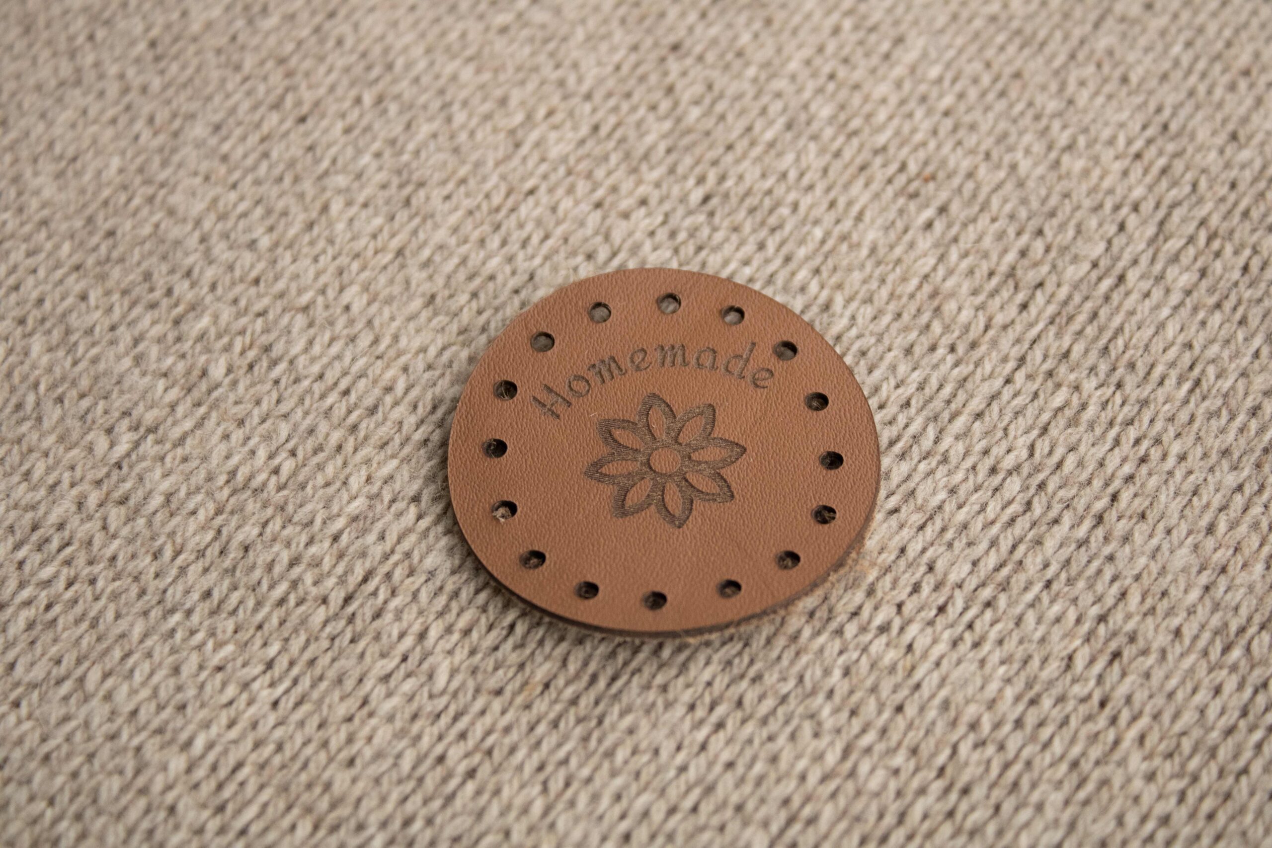 Produktbild av FredFloris Custom Personaliserad läder virkade etiketter DIY