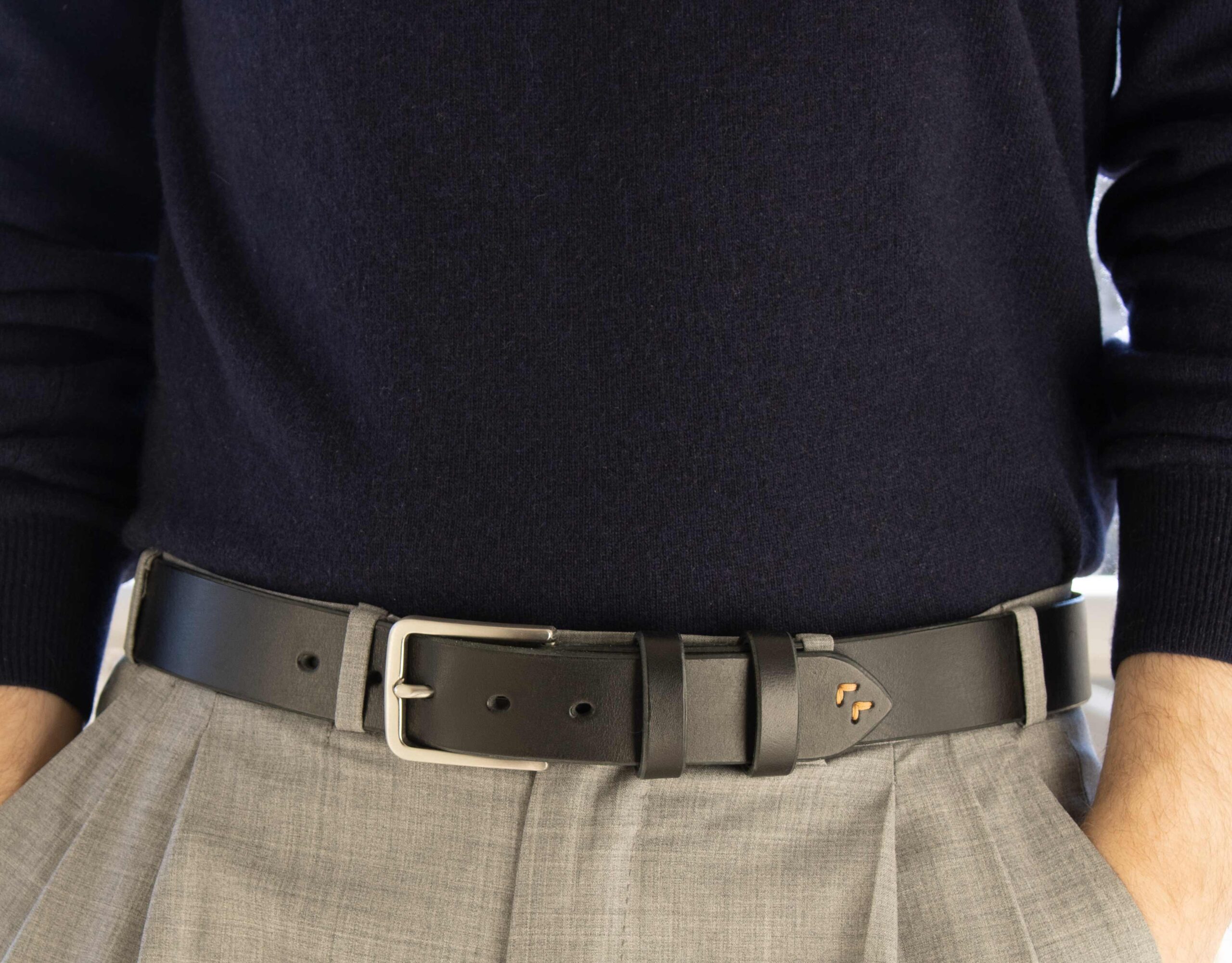 Tuotekuva FredFloris käsintehty musta nahkainen miesten vyöstä