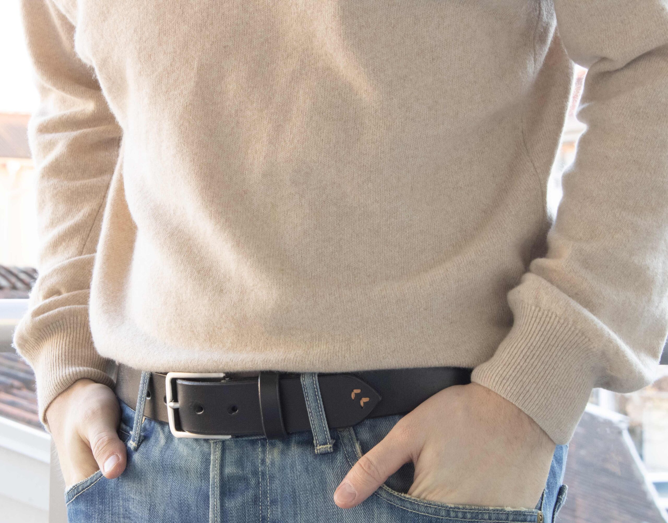 Tuotekuva FredFloris käsintehty musta nahkainen miesten vyöstä