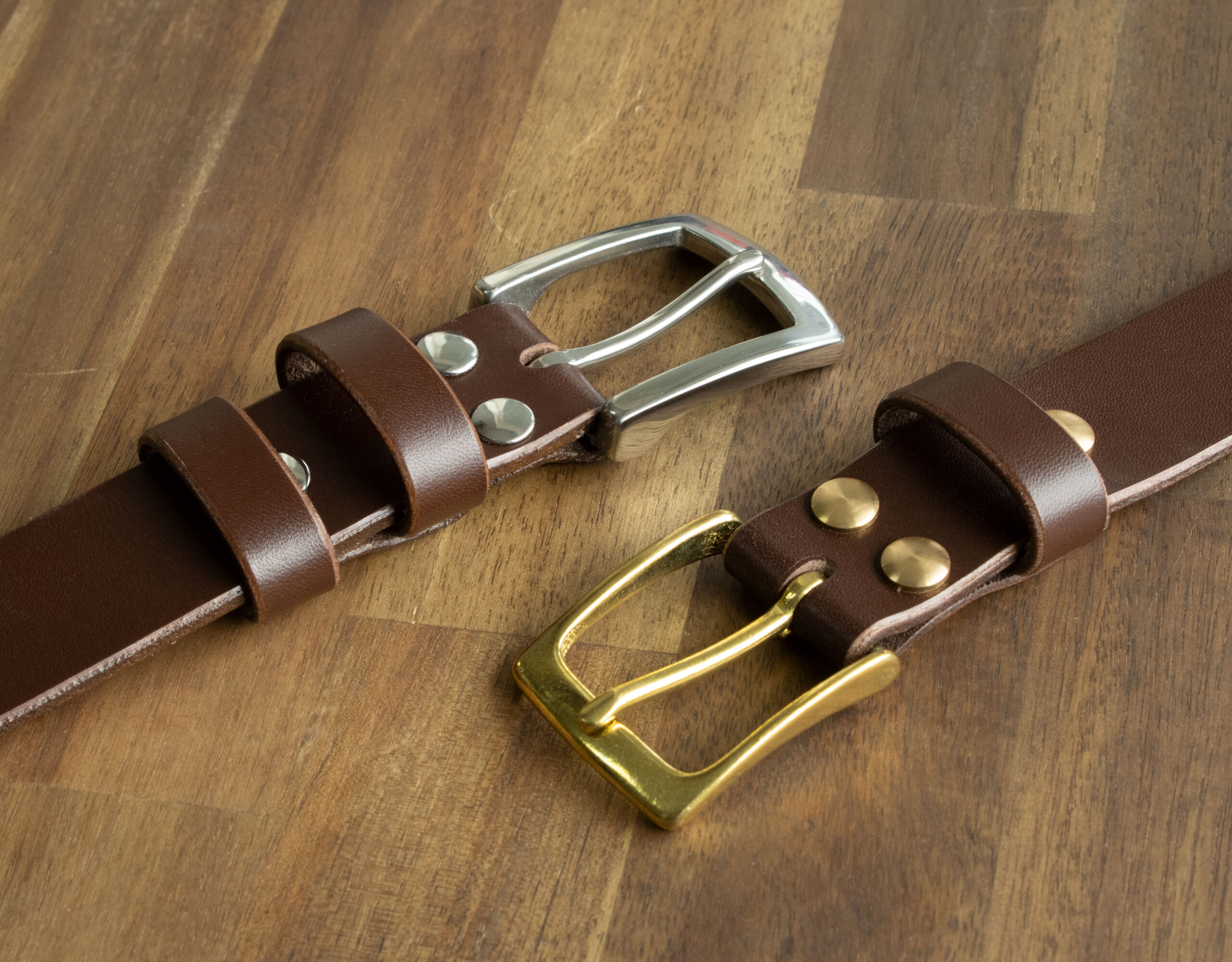 Tuotekuva FredFloris käsintehty tummanruskea miesten nahkavyöstä